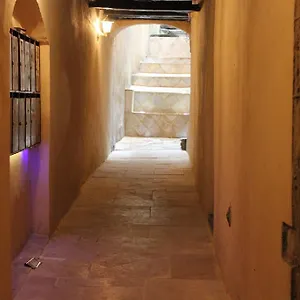 לינה וארוחת בוקר La Loge Du Vieux **